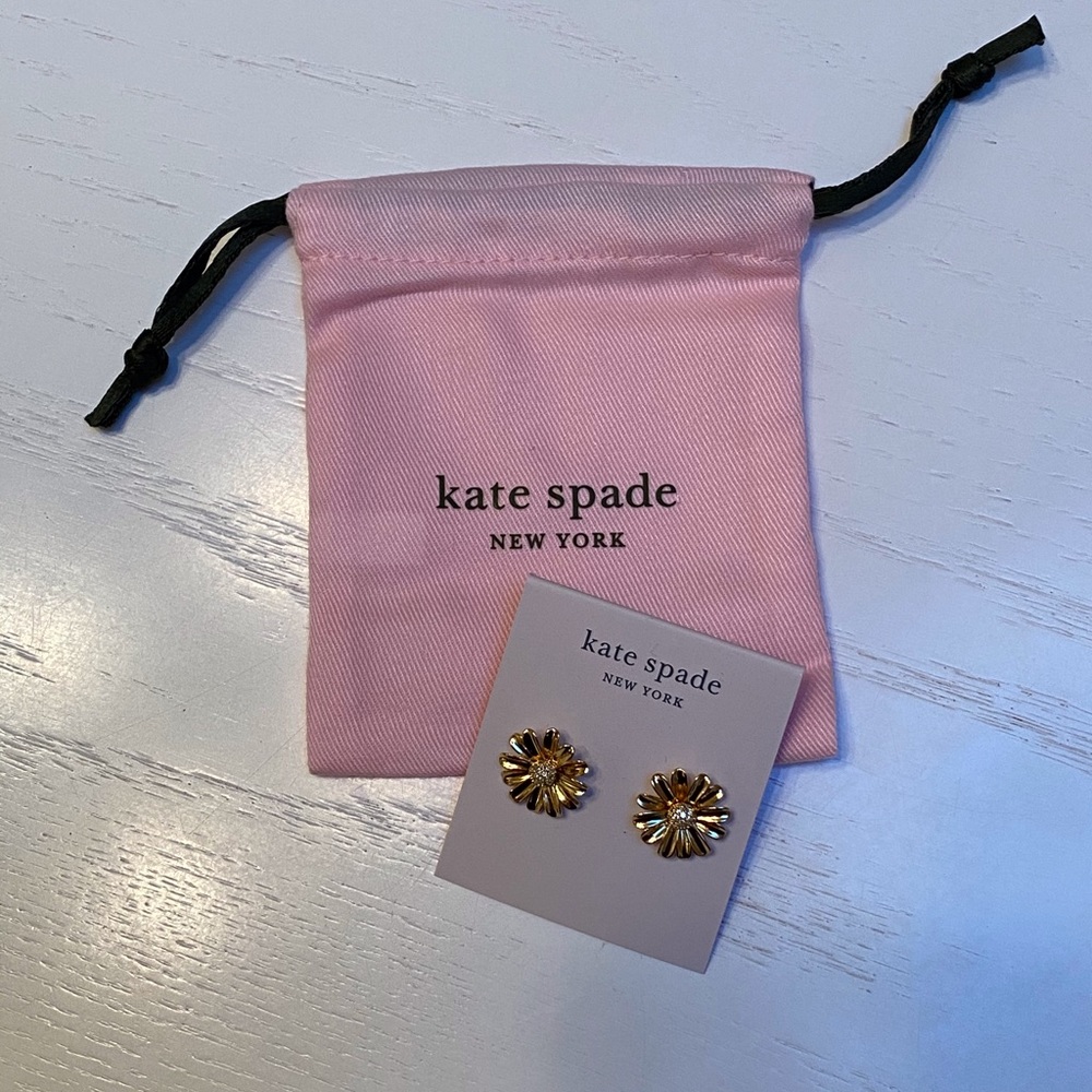 NWT Kate Spade Bloom Daisy Stud CZ Earrings - Picture 5 of 8
